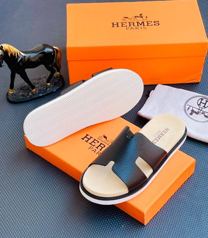 Hermès Men’s Izmir Leather Slide Sandals – Black
