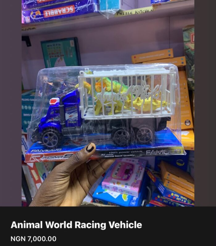 Animal World Dinosaur Transport Truck Toy Set – Interactive Racing Carrier Vehicle with Mini Dinosaurs
